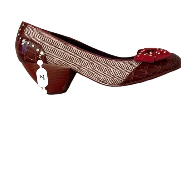 Poetic License heels with bow detail - Picture 14 of 14